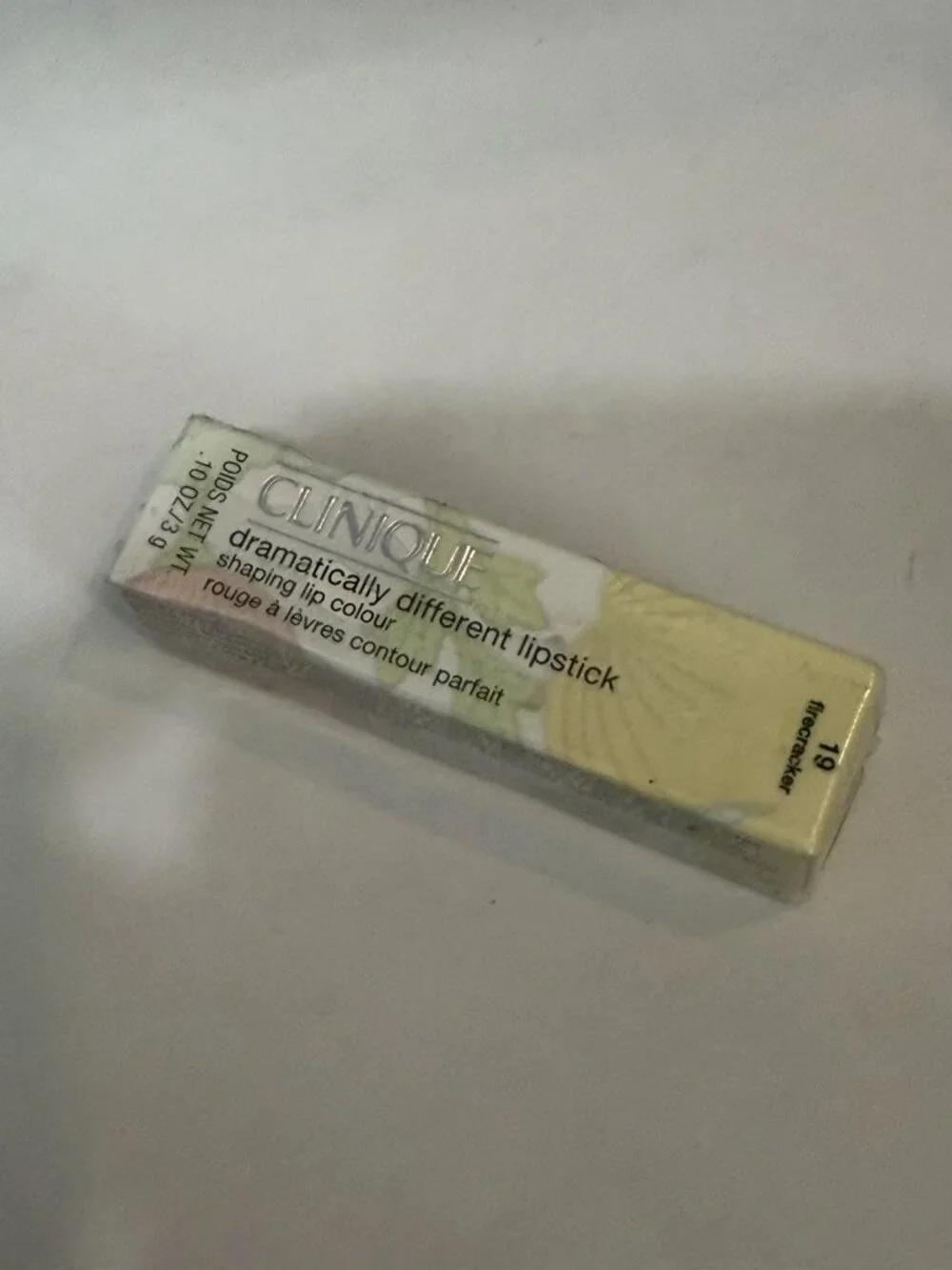 Clinique Dramatically Different Shaping Colour Lipstick-Firecracker #19 Sealed